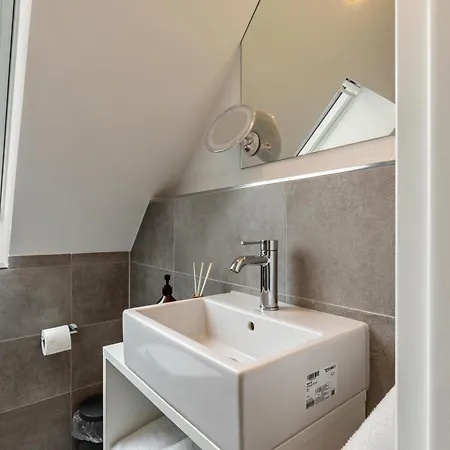 Apartment 6 Parkside