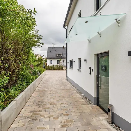 6 Parkside Apartment
